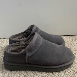 Grey Ugg Classic Slipper